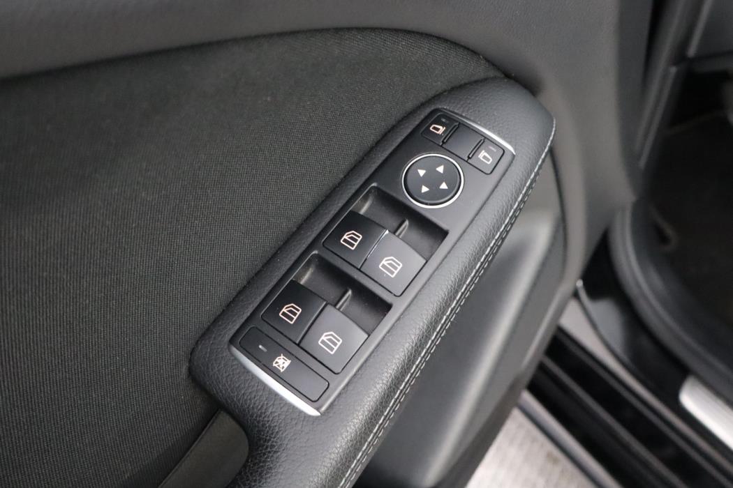 MERCEDES-BENZ B 2015