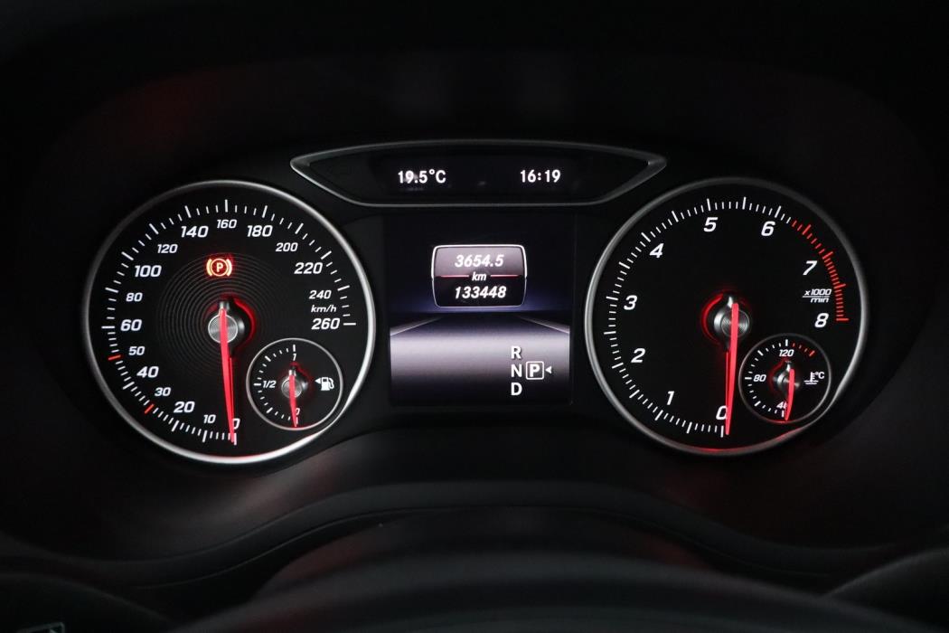 MERCEDES-BENZ B 2015