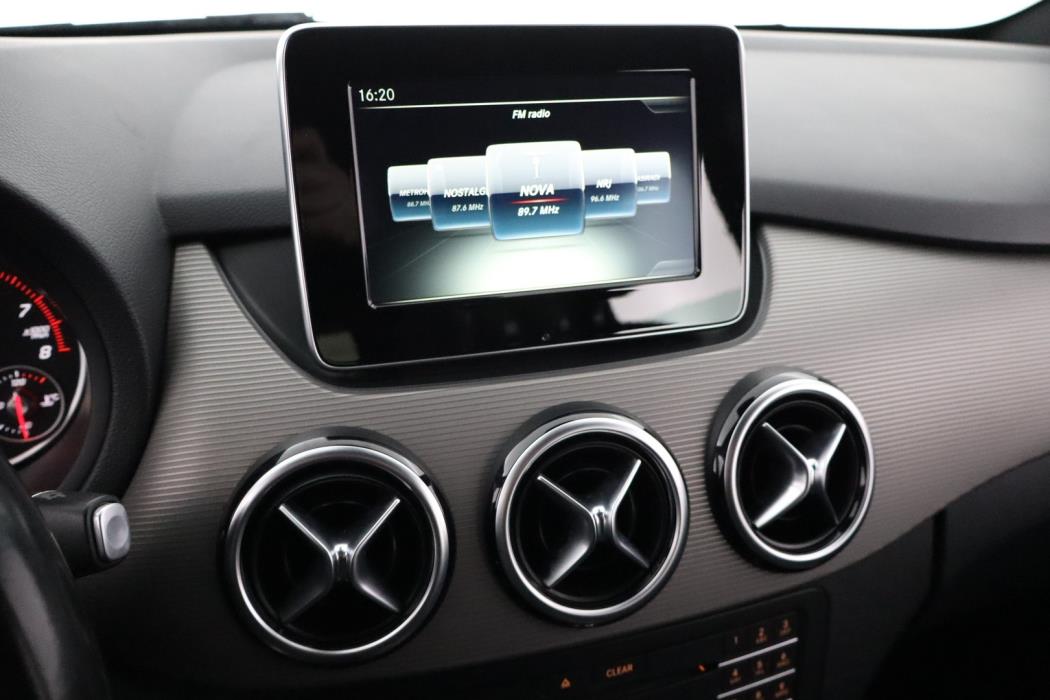 MERCEDES-BENZ B 2015