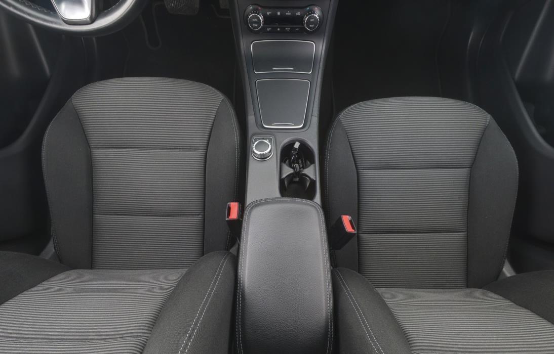 MERCEDES-BENZ B 2015