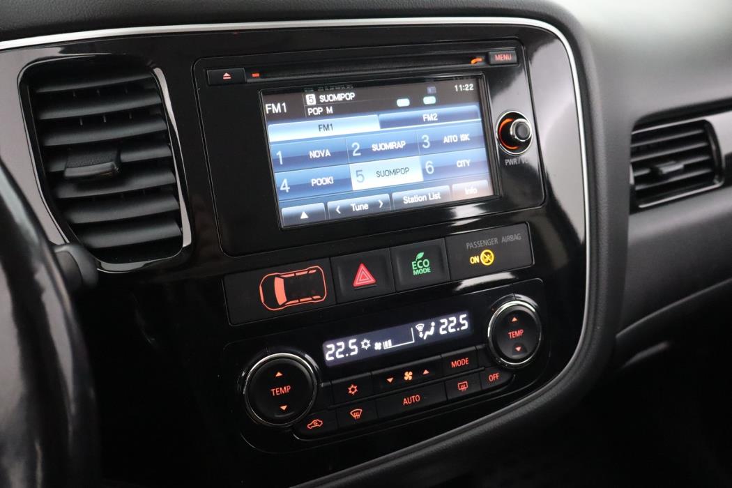 MITSUBISHI Outlander PHEV 2016