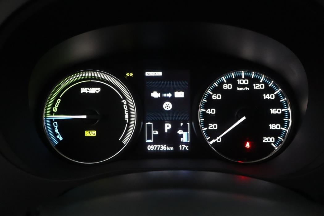 MITSUBISHI Outlander PHEV 2016