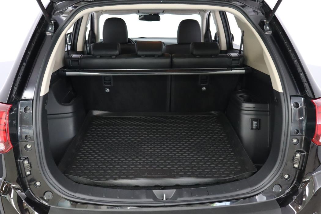 MITSUBISHI Outlander PHEV 2016