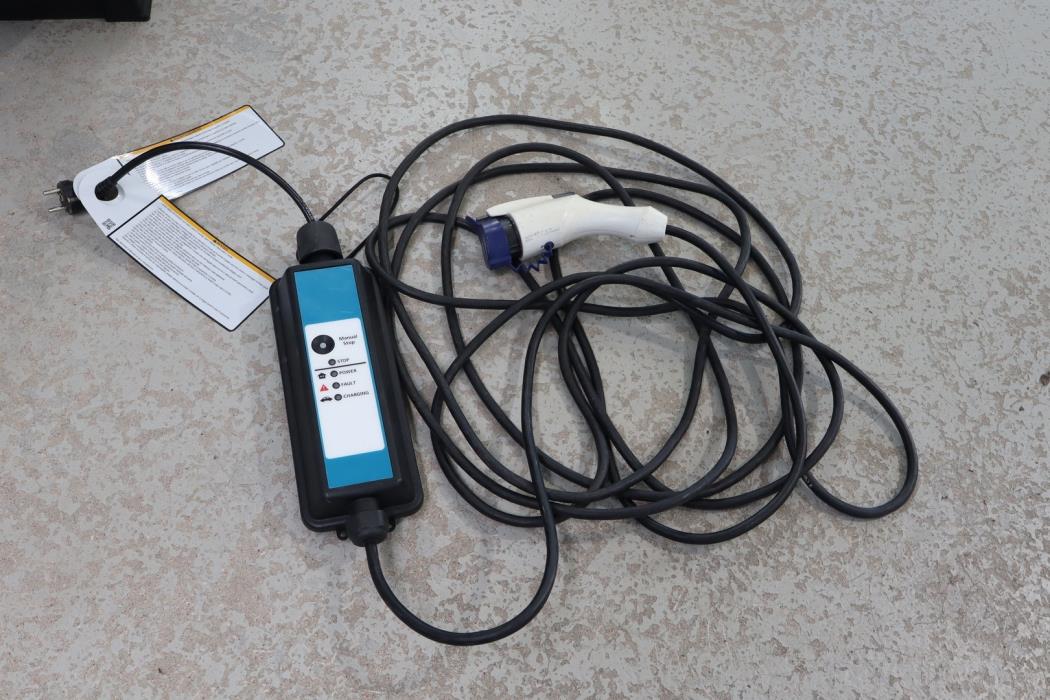 MITSUBISHI Outlander PHEV 2016