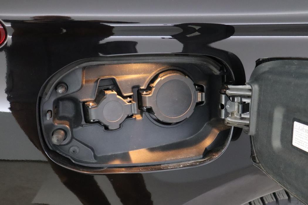 MITSUBISHI Outlander PHEV 2016