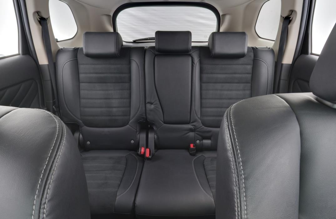 MITSUBISHI Outlander PHEV 2016