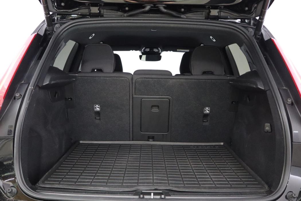 VOLVO XC40 2023