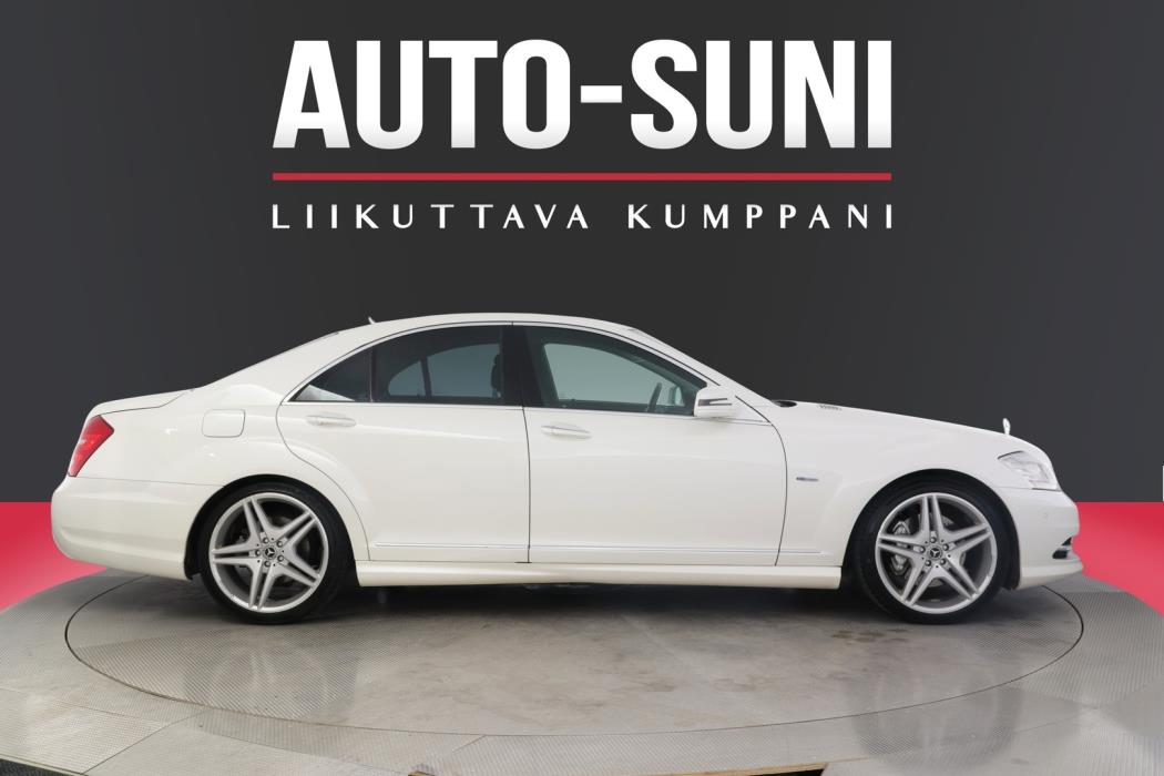 MERCEDES-BENZ S 2010