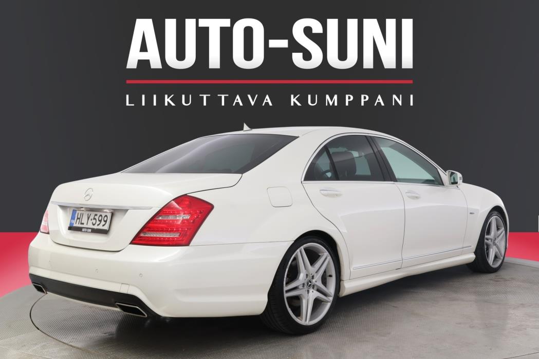 MERCEDES-BENZ S 2010
