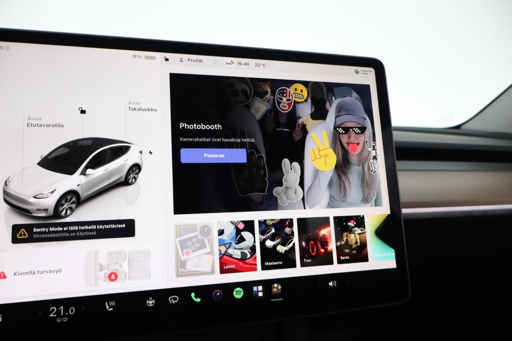 TESLA Model Y 2023