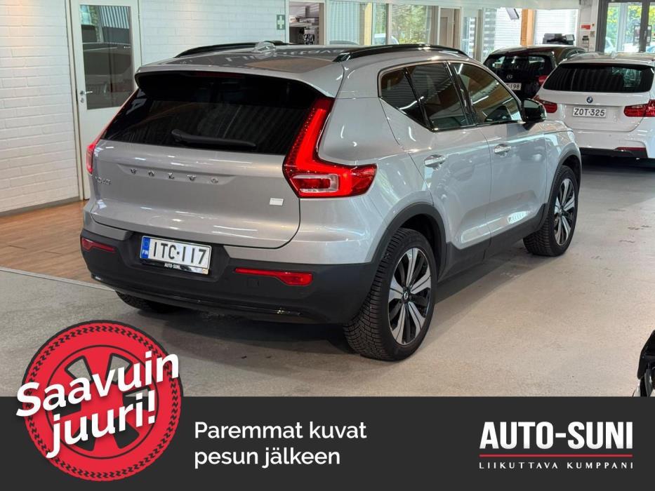 VOLVO XC40 2023
