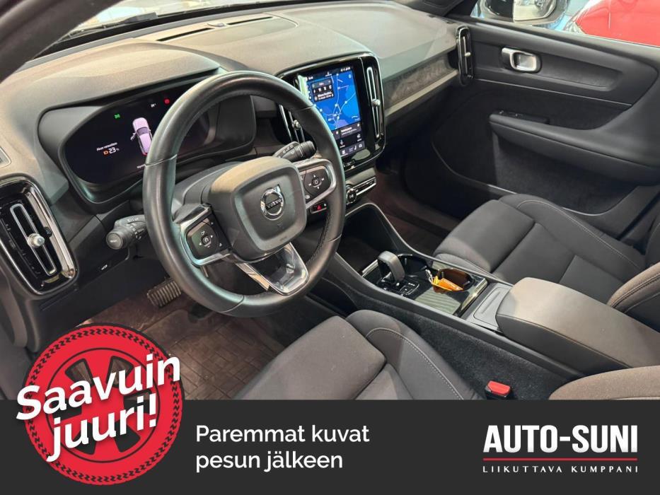 VOLVO XC40 2023
