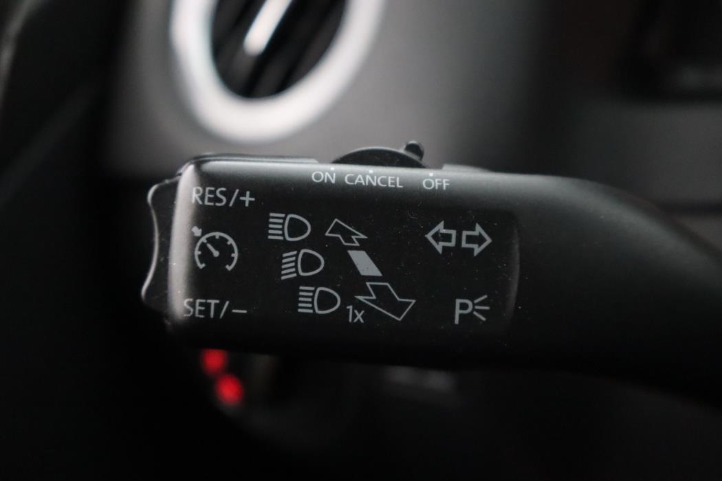 VOLKSWAGEN Tiguan 2013
