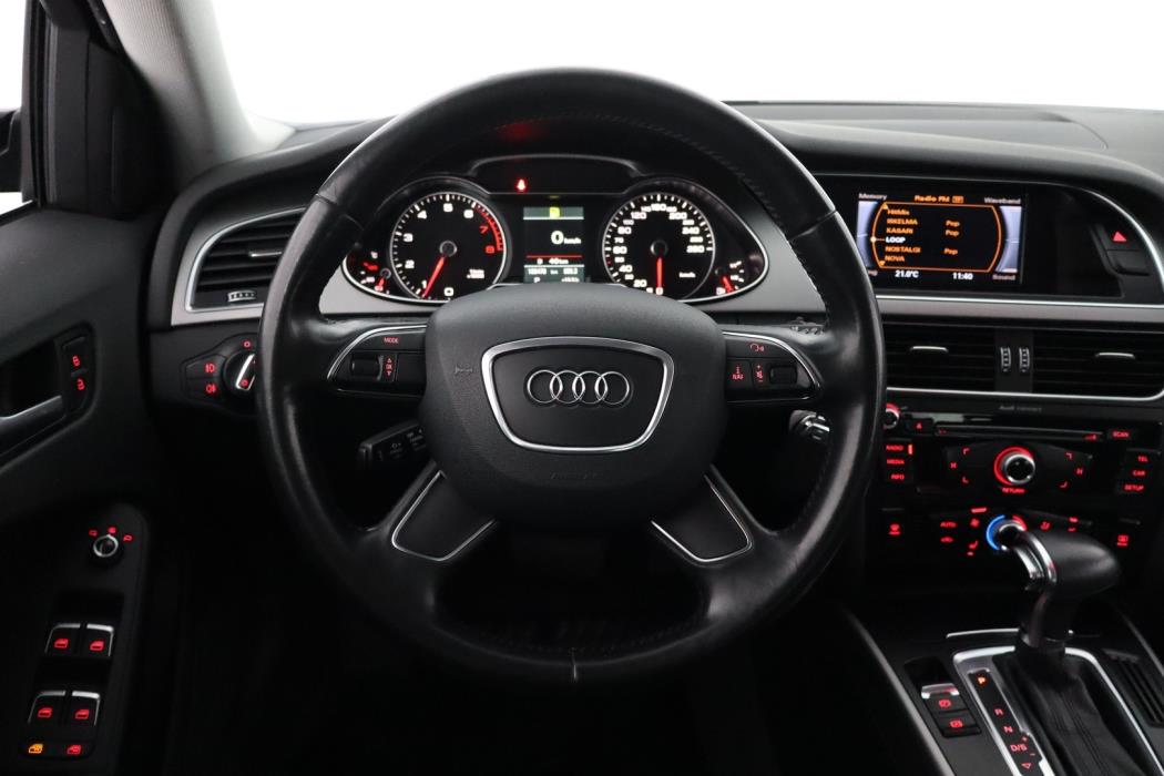 AUDI A4 2012