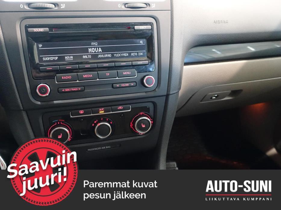 VOLKSWAGEN Golf 2012