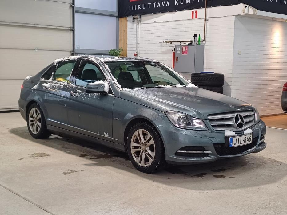 MERCEDES-BENZ C 2011