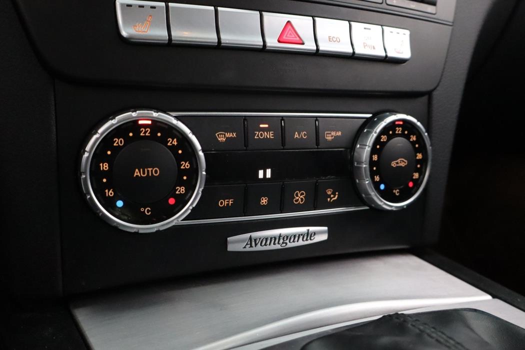 MERCEDES-BENZ C 2011