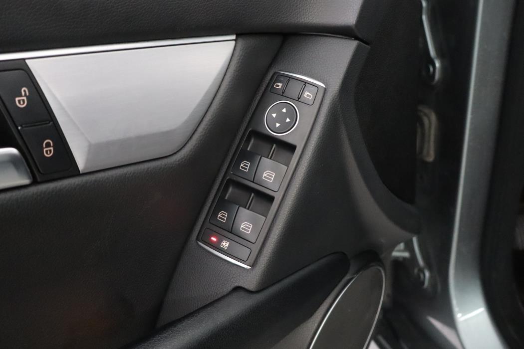 MERCEDES-BENZ C 2011