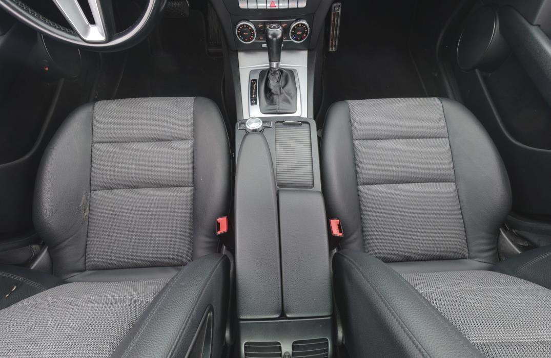 MERCEDES-BENZ C 2011