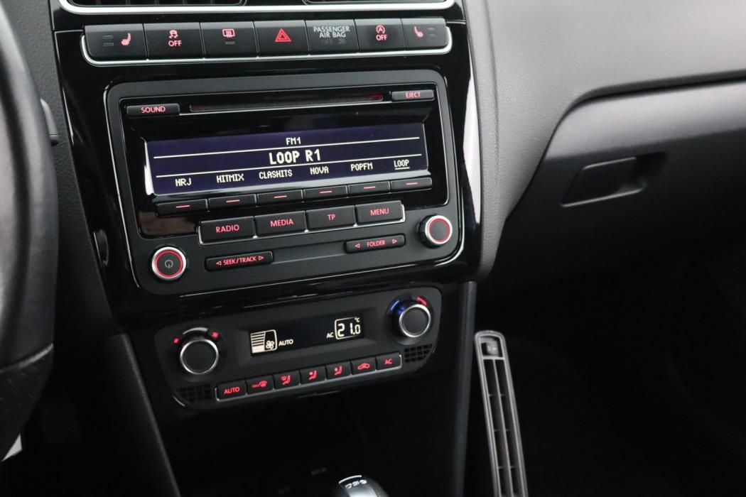 VOLKSWAGEN Polo 2013