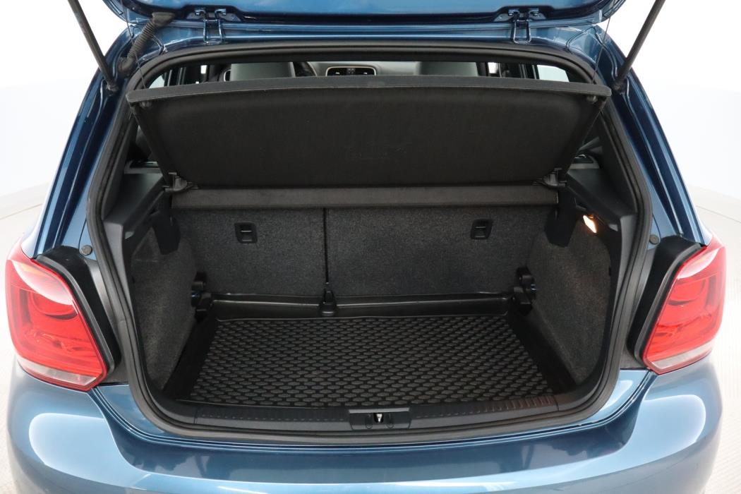 VOLKSWAGEN Polo 2013