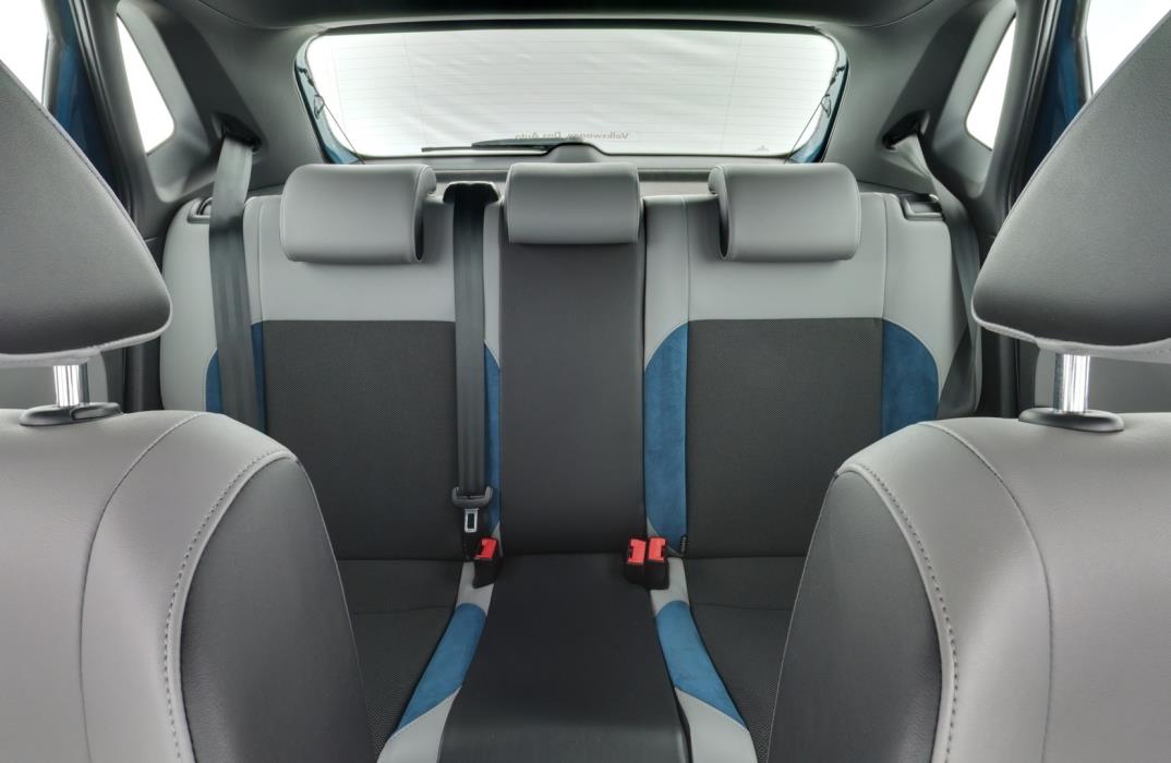 VOLKSWAGEN Polo 2013