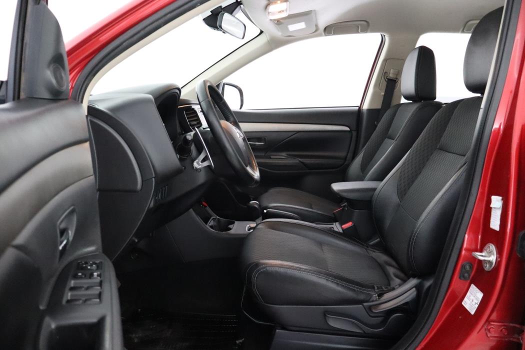 MITSUBISHI Outlander 2014