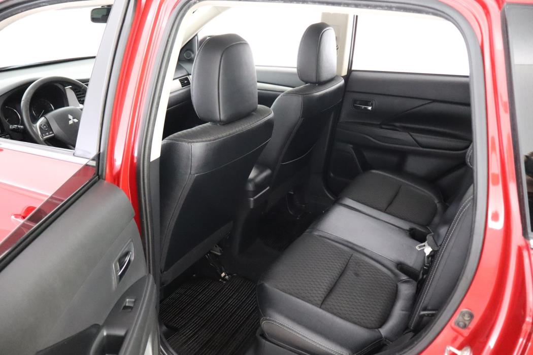 MITSUBISHI Outlander 2014