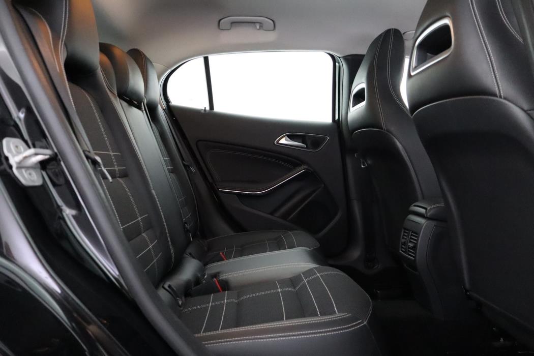 MERCEDES-BENZ GLA 2014