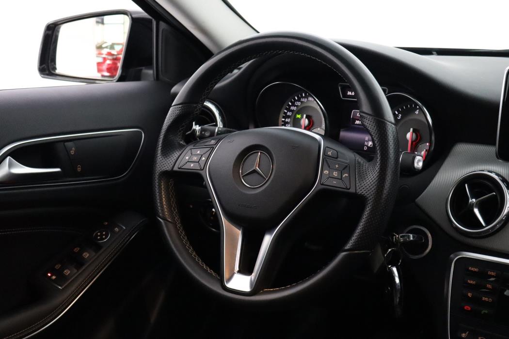MERCEDES-BENZ GLA 2014