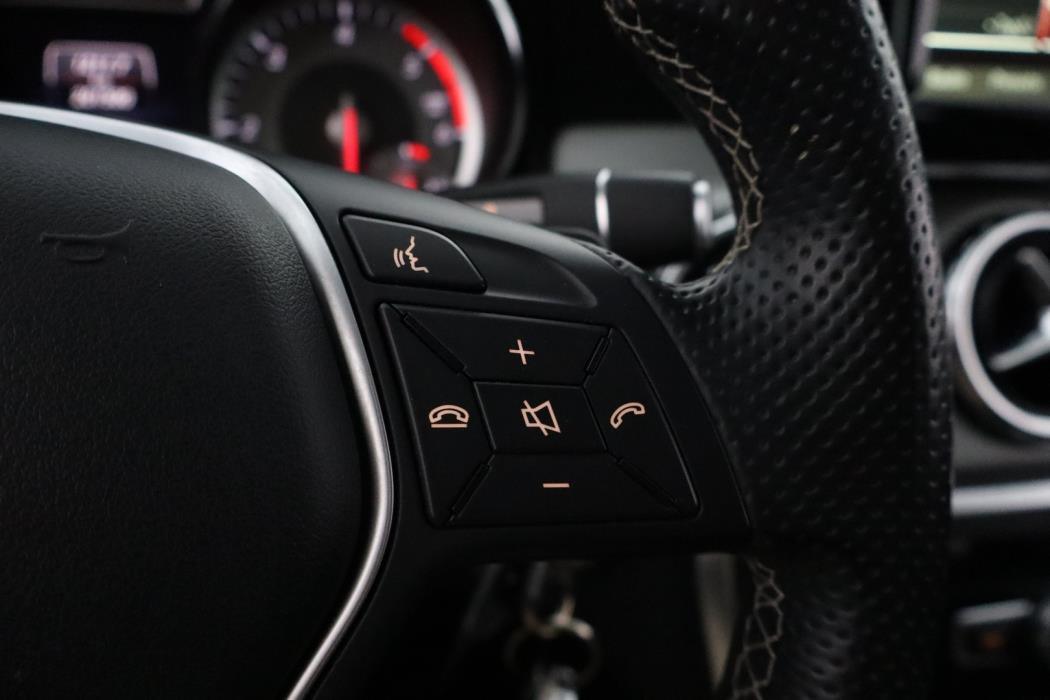 MERCEDES-BENZ GLA 2014