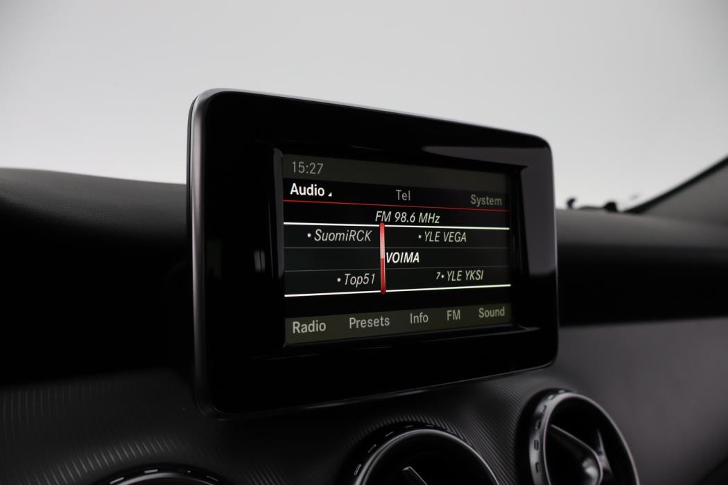 MERCEDES-BENZ GLA 2014
