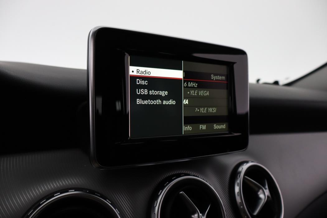 MERCEDES-BENZ GLA 2014