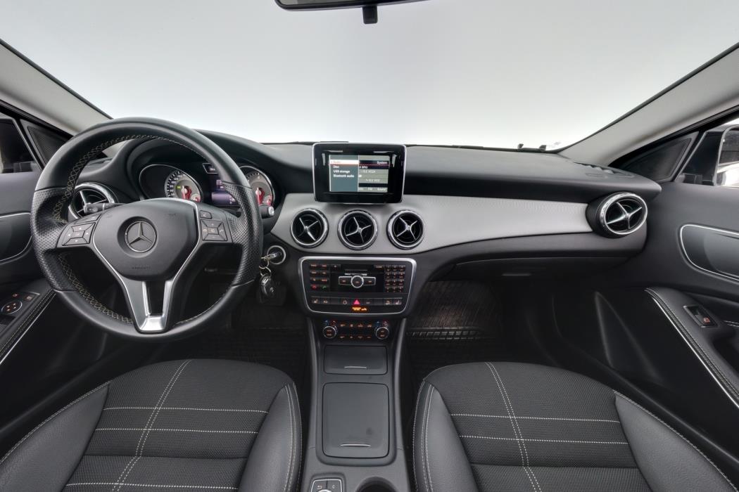 MERCEDES-BENZ GLA 2014