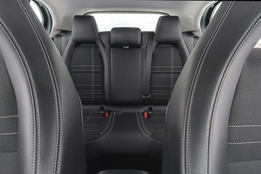 MERCEDES-BENZ GLA 2014
