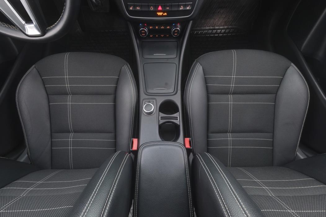 MERCEDES-BENZ GLA 2014