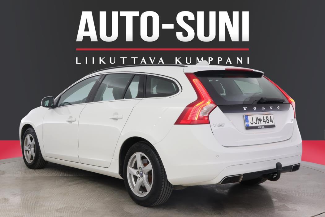 VOLVO V60 2015