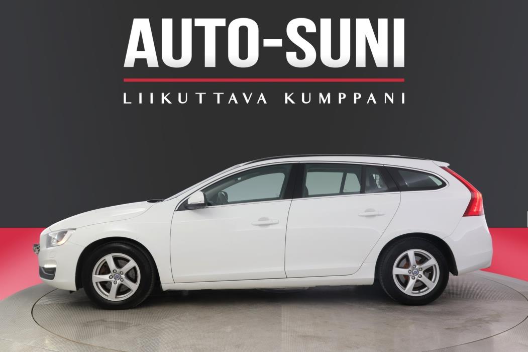 VOLVO V60 2015