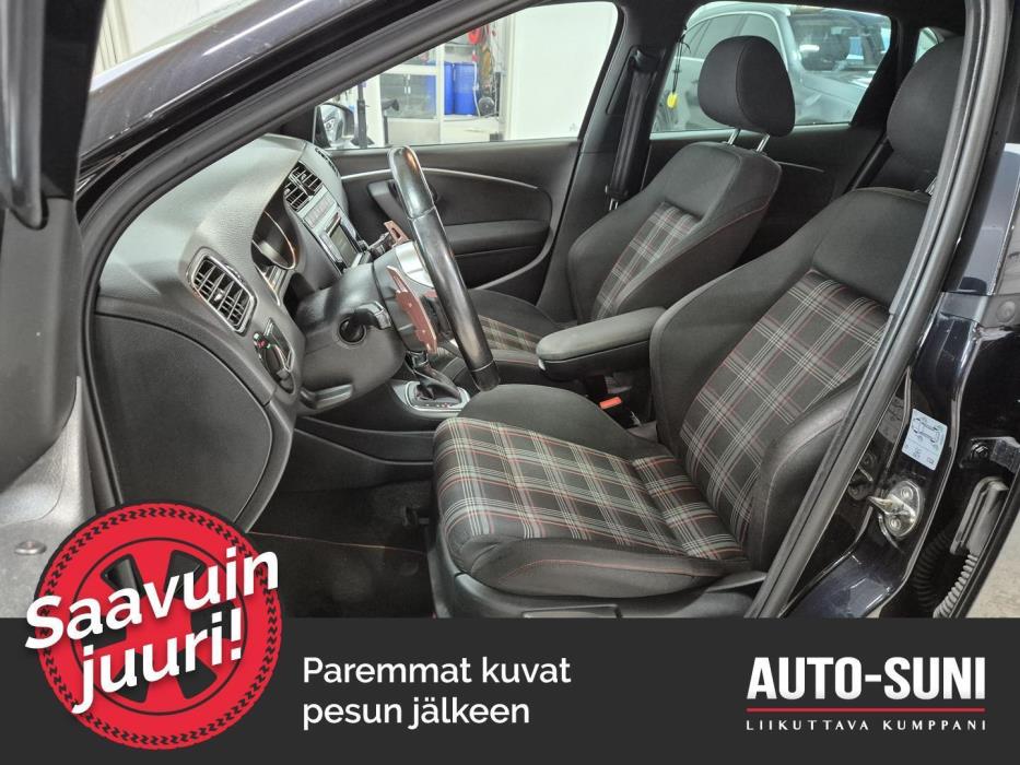 VOLKSWAGEN Polo 2015