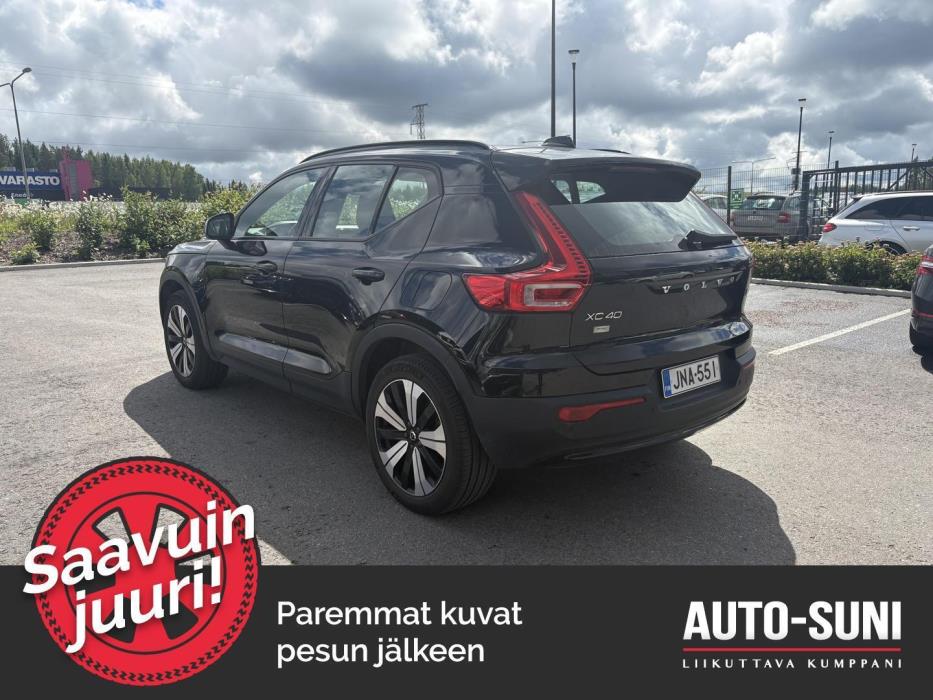 VOLVO XC40 2023