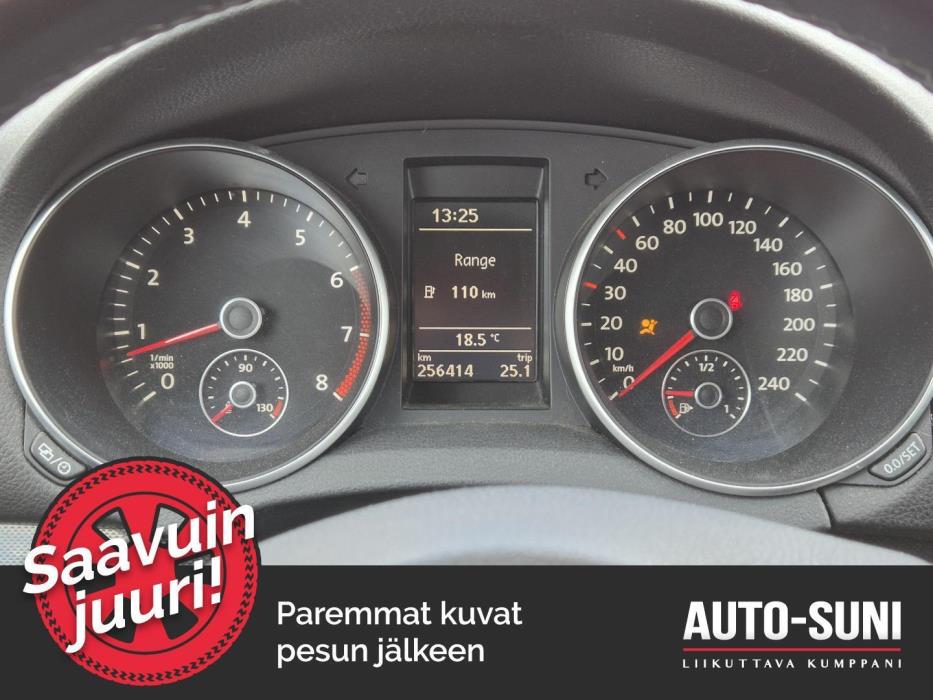 VOLKSWAGEN Golf 2012