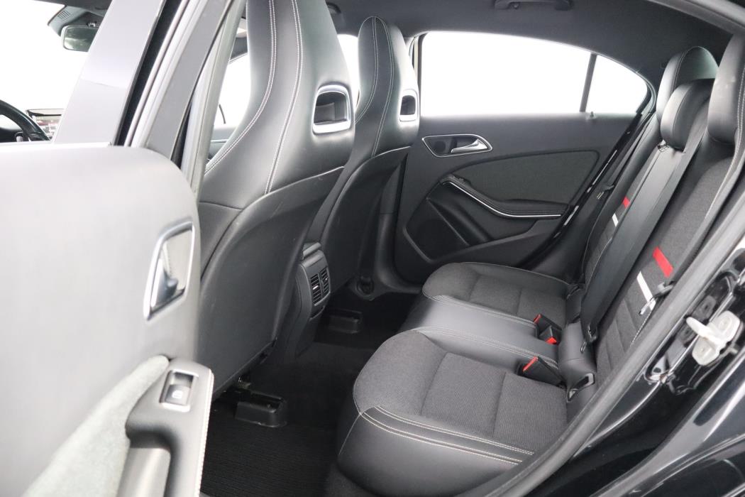 MERCEDES-BENZ A 2014