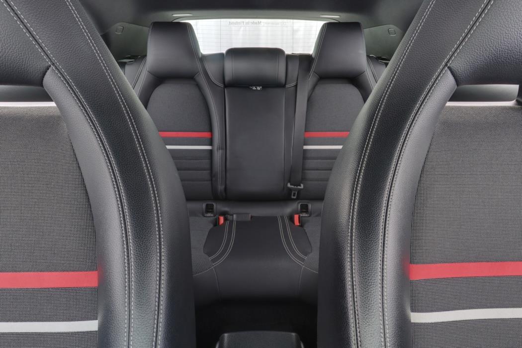 MERCEDES-BENZ A 2014