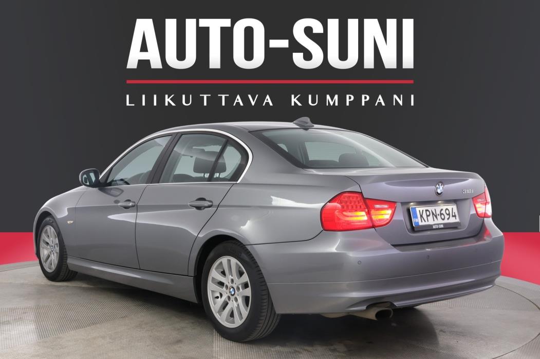 BMW 318 2011