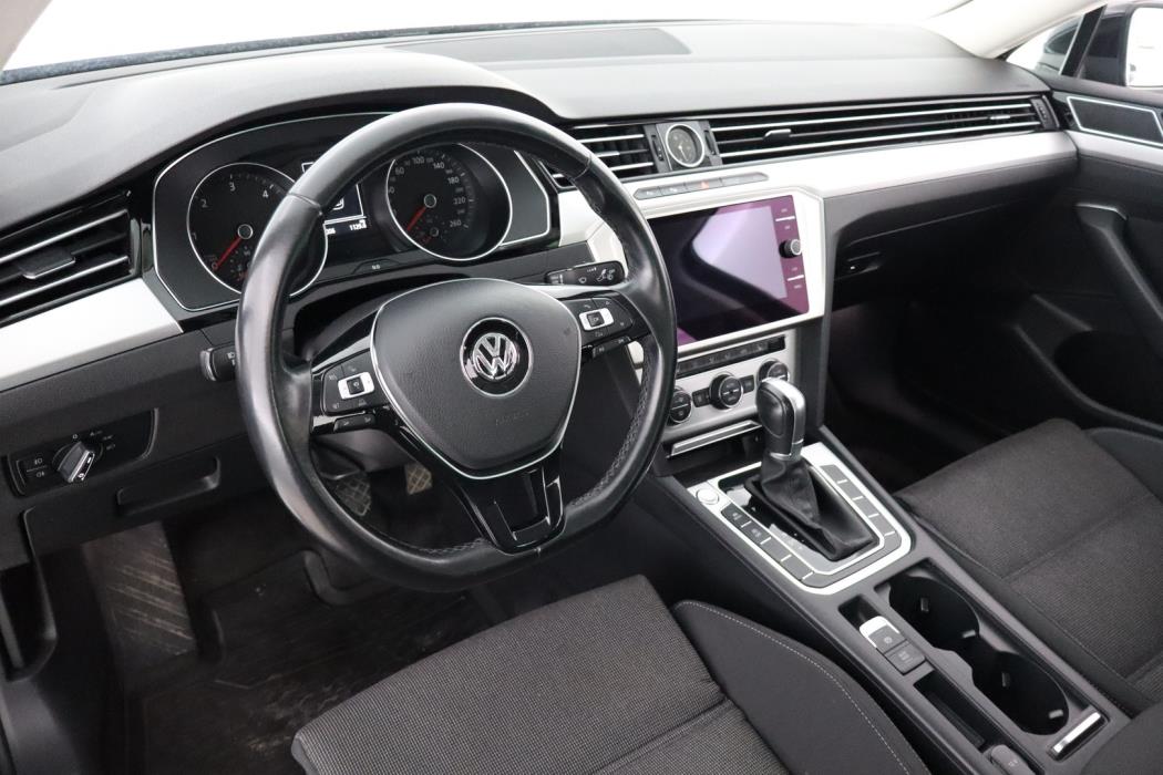 VOLKSWAGEN Passat 2018