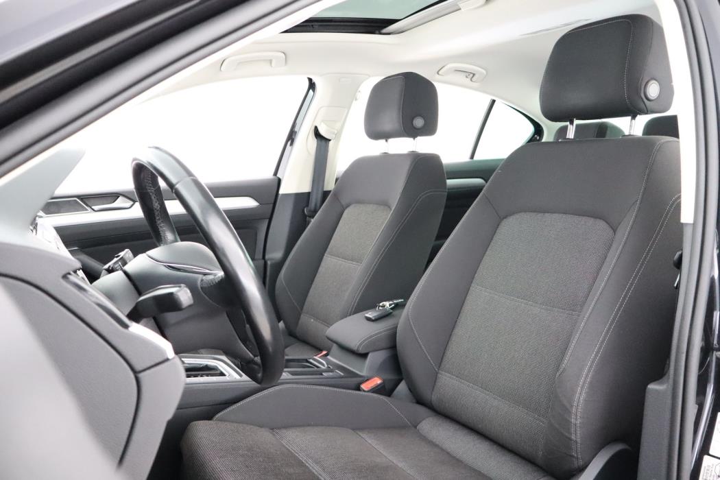 VOLKSWAGEN Passat 2018
