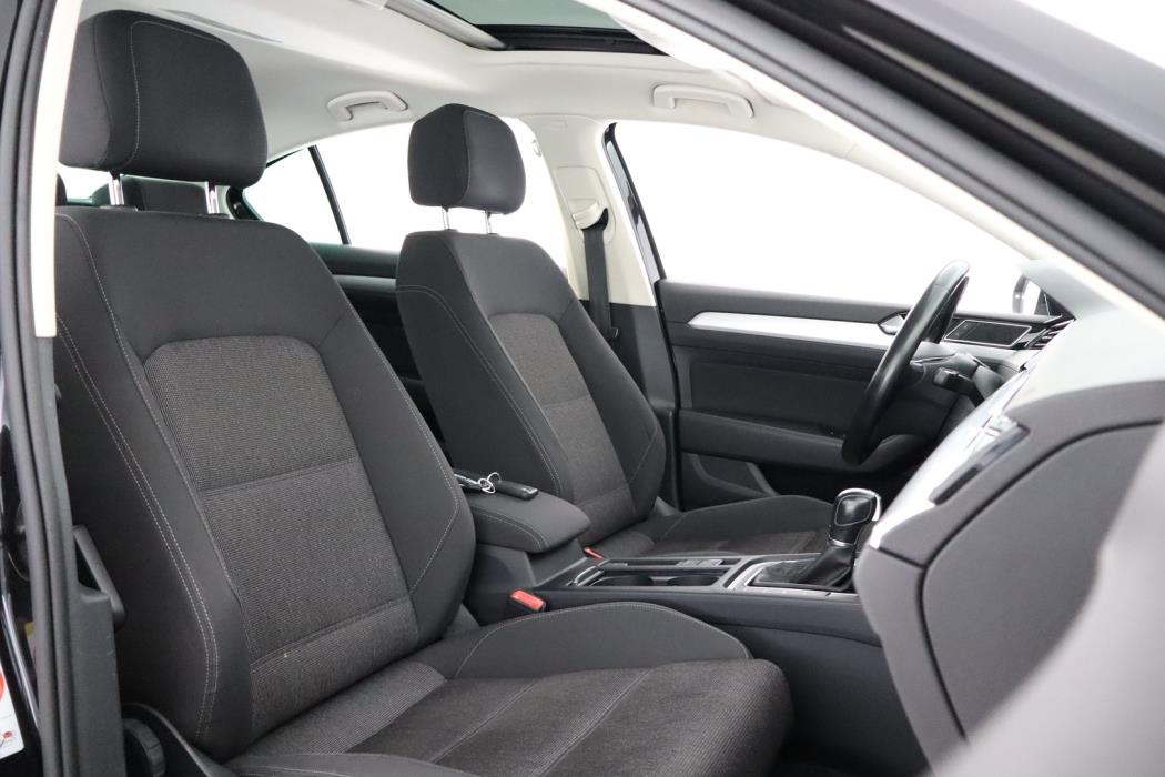 VOLKSWAGEN Passat 2018