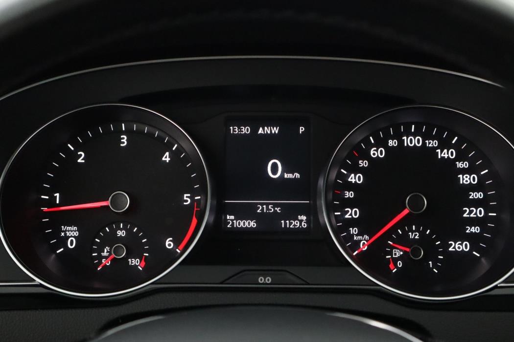 VOLKSWAGEN Passat 2018