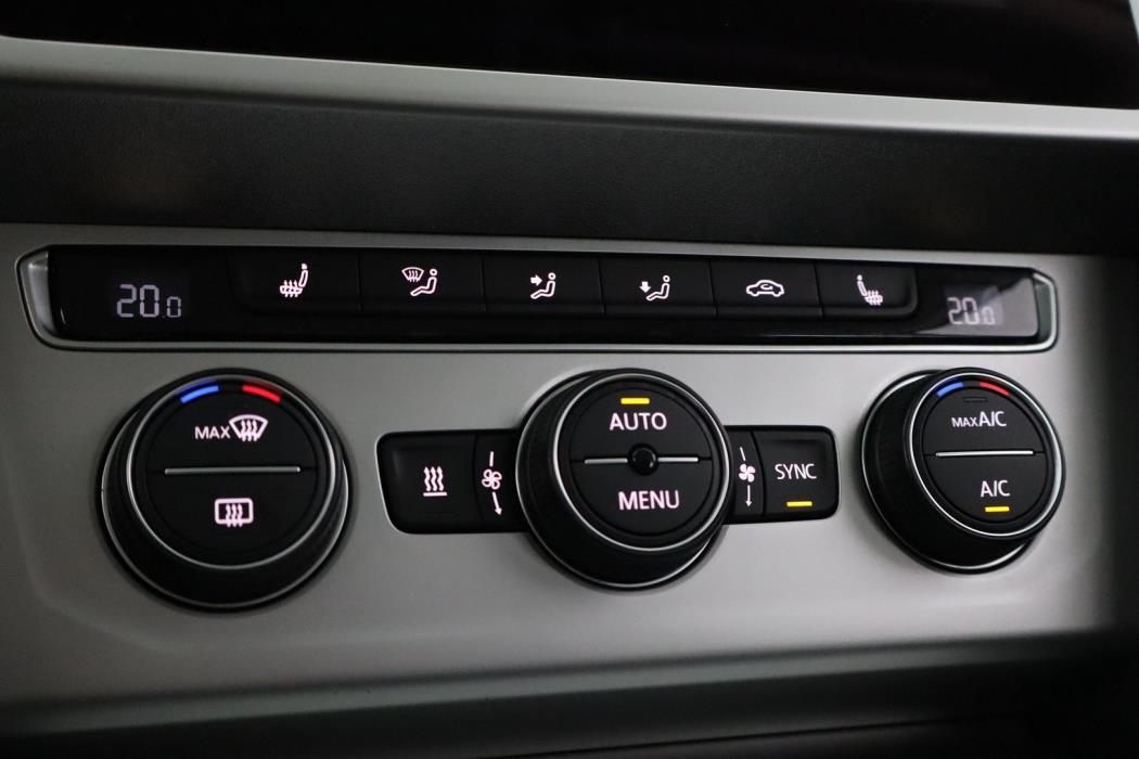 VOLKSWAGEN Passat 2018