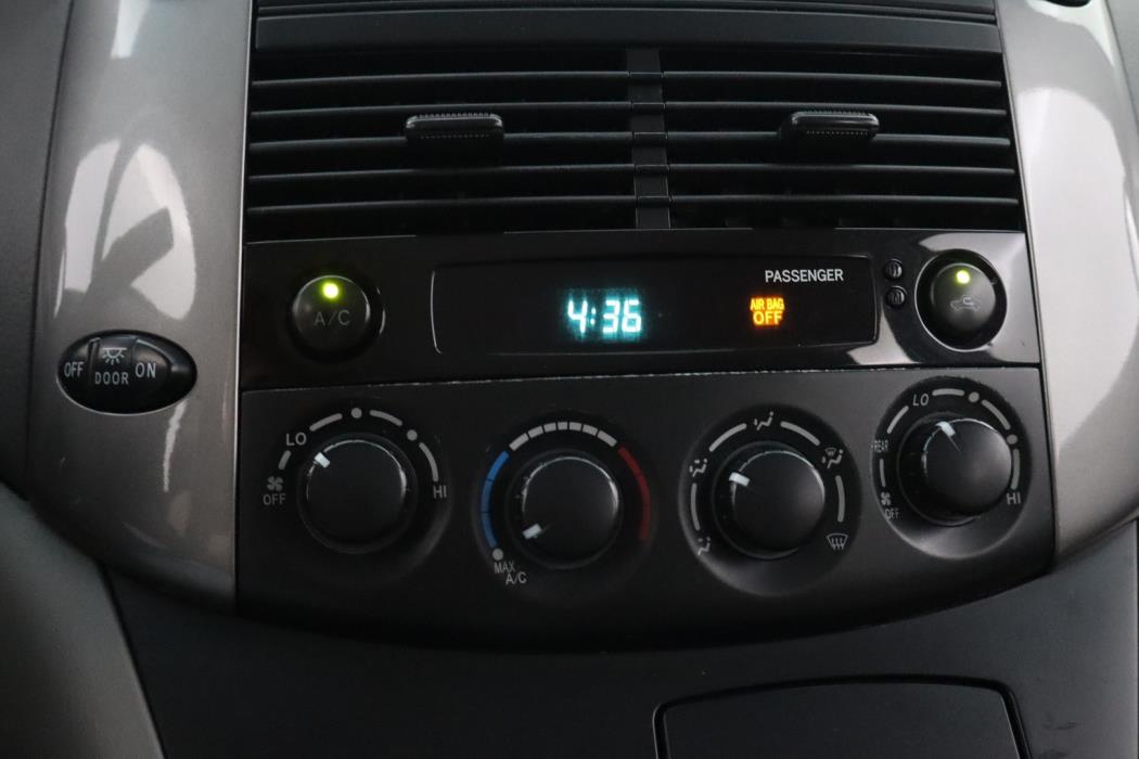 TOYOTA Sienna 2009